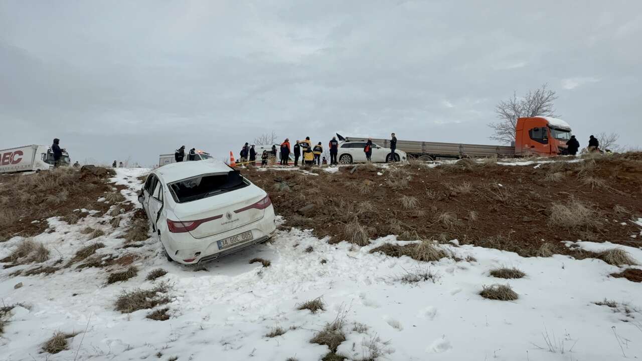 OSB yolunda TIR’a çarpan otomobilden büyük acı çıktı! İş adamı Ahmet Yasak öldü 7